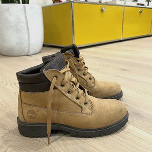 Timberland Women's Tan Boots size 6M